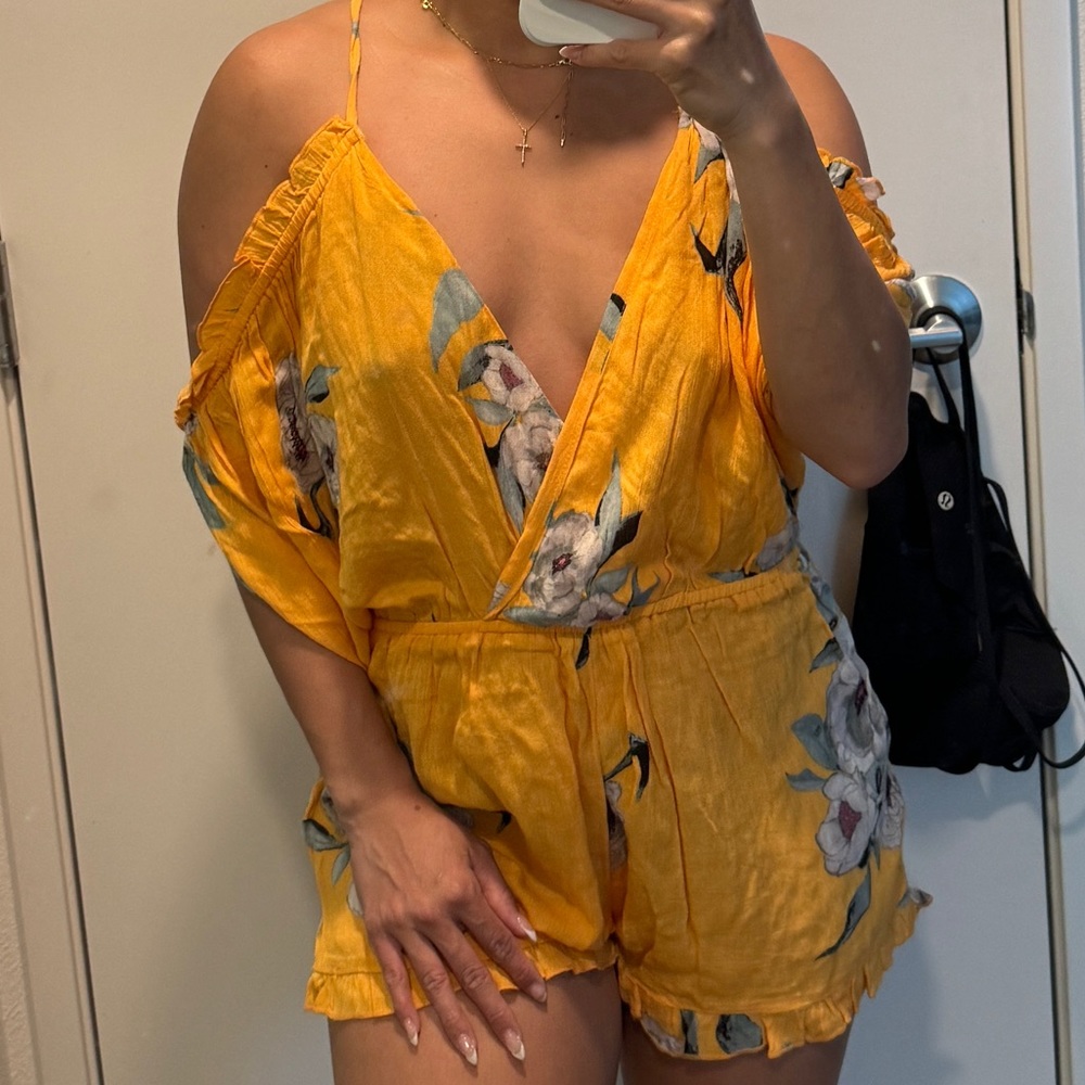 TOPSHOP FLORAL ROMPER - Picture 3 of 4